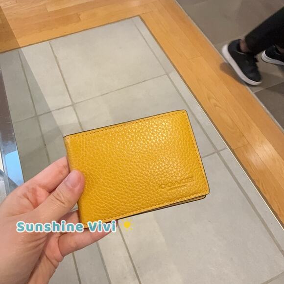 NWT Coach Compact Billfold Wallet CM167 Refined Pebble Leather Buttercup - Picture 1 of 8